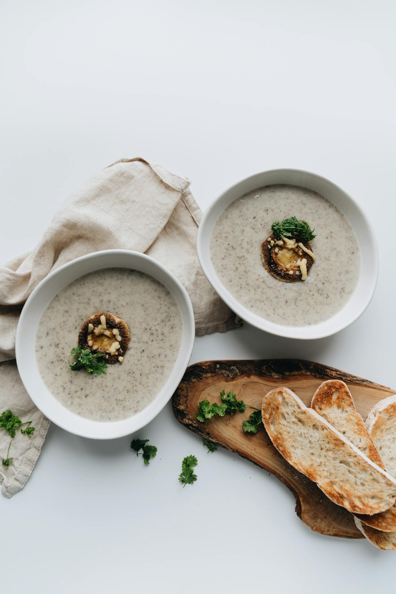 Creamy Garlic Mushroom Toasts - The Chefta